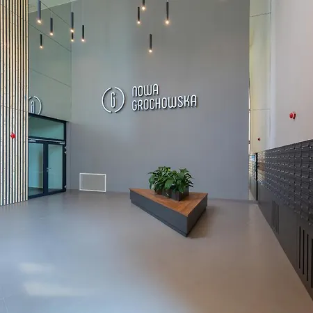 Studio With Balcony Kokoryczki By Renters شقة