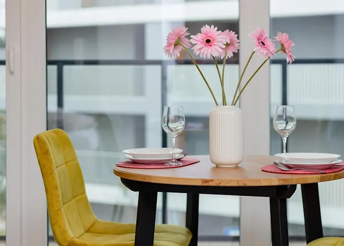 Studio With Balcony Kokoryczki By Renters Apartament Warszawa