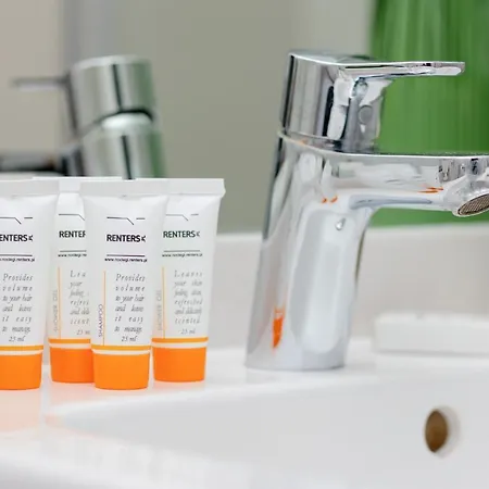 Studio With Balcony Kokoryczki By Renters アパート *